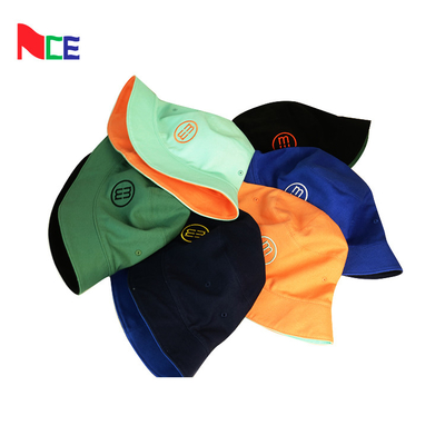 Πλαισιωμένο διπλάσιο καπέλο κάδων ψαράδων με την κάρτα χρώματος Pantone ετικεττών κεντητικής